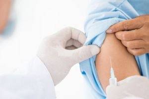 В Минздраве планируют вакцинировать от коронавируса в аптеках