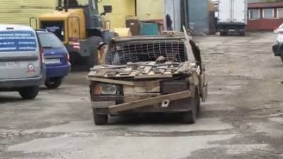 Деревянные "Жигули": в Перми оштрафовали владельца необычной машины
