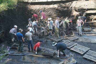 Археологи обнаружили древнюю находку на раскопках в Старой Руссе