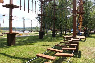 В Кировском парке Сыктывкара открылся веревочный парк