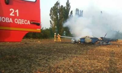 Загорелся и разбился с двумя людьми на борту: подробности аварии вертолета в Николаевской области