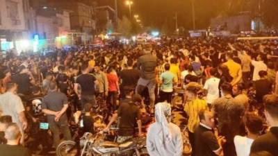 В Иране вторую ночь подряд не утихают уличные акции протесты из-за нехватки воды