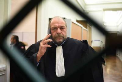 Во Франции завели уголовное дело против министра юстиции