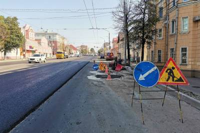 В Туле ремонтируют дороги на улицах Октябрьской и Металлургов