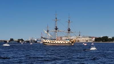 Линейный корабль "Полтава" прибыл в Петербург для участия в военно-морском параде