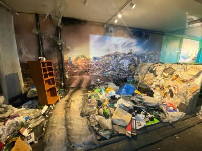 «PRO Мусор»: в Кудрово открылся музей с экспозициями из мусора — фото