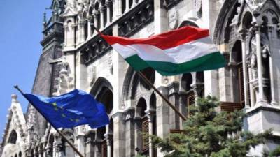 Угроза санкций вынудила Венгрию отменить указ об НПО