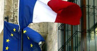 Франция открывает свои границы для привитых путешественников
