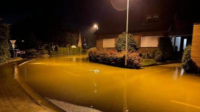 В Северном Рейе-Вестфалии прорвало плотину и смыло деревню: срочная эвакуация