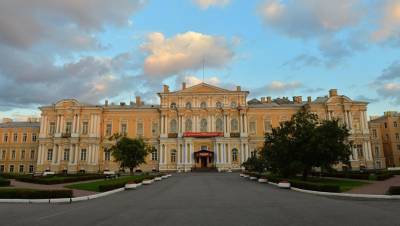КГИОП поручил демонтировать флигели Воронцовского дворца на Садовой
