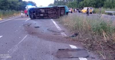 На Луганщине маршрутка с пассажирами попала в ДТП: травмированы 9 человек (ФОТО)
