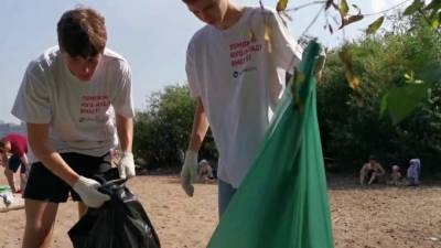 Волонтеры ОНФ вывезли с Жемчужного пляжа 500 мешков с мусором