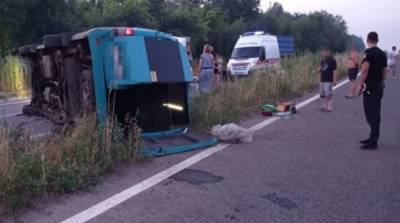 В Луганской области перевернулась маршрутка с пассажирами, есть пострадавшие