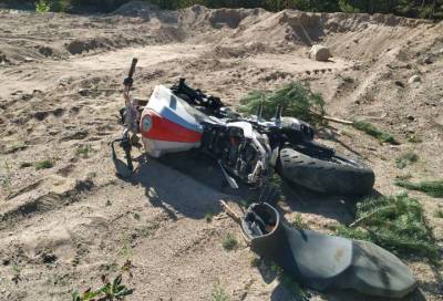 Жесткое столкновение мотоцикла и иномарки произошло на Приморском шоссе