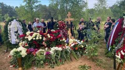Музыканта и актера Петра Мамонова похоронили в Подмосковье