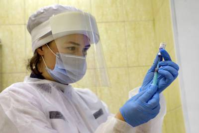 В Петербурге прививки от коронавируса сделали более 1,1 млн человек