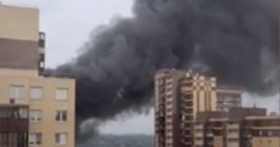 Пожар на складе покрышек в Подмосковье попал на видео