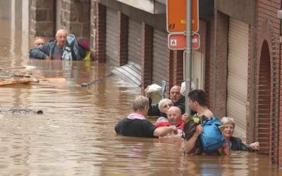 Украина рядом с вами, – Зеленский выразил соболезнования из-за смертельных наводнений в Европе