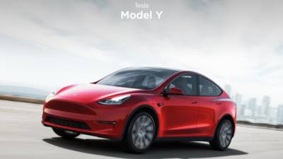 Владельцам Tesla стала доступна подписка на премиум-функции автопилота