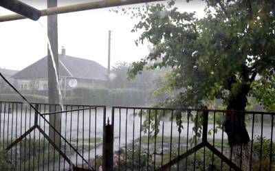 Сухие области можно пересчитать на пальцах: Украину накроют дожди и грозы, какая погода будет 18 июля