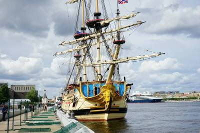 Легендарный линкор «Полтава» прибыл в Петербург для участия в параде военно-морского флота
