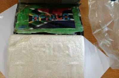 На дом итальянцев упал чемодан с наркотиками на €9 млн: подробности "кокаинового дождя"