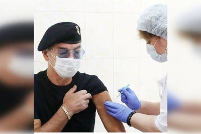 Заболевший коронавирусом Михаил Боярский рассказал о своем самочувствии и призвал петербуржцев вакцинироваться