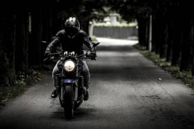 Во Владимире столкнулись легковушка и мотоцикл: пострадал мотоциклист