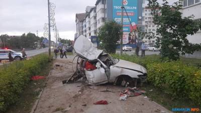 В страшном ДТП в Южно-Сахалинске погиб водитель "Тойоты", уходивший от погони