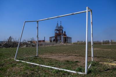 Под Новосибирском на курсанта военного института рухнули футбольные ворота