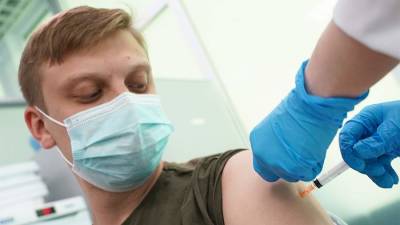 Собянин заявил об эффективности вакцины против нового штамма COVID-19