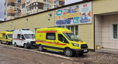 Ранним утром в Новочебоксарске мужчина выпал из окна многоэтажки