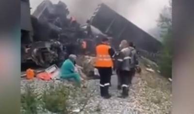 Число погибших при столкновении поездов в Амурской области выросло до трех