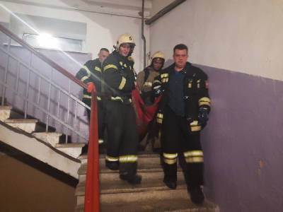 В Смоленске пожарные спасли женщину из огня