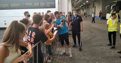 Болельщики встретили игроков «Зенита» после матча в Калининграде (фото, видео)