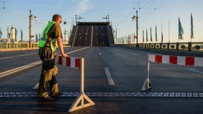 Набережные и мосты в Петербурге закрыты из-за репетиции парада ВМФ
