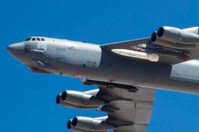 Эффектный трюк ВКС РФ с перехватом американских B-52 на Аляске восхитил китайцев