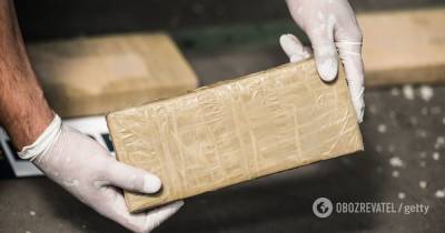 На дом итальянцев упал чемодан с наркотиками на €9 млн: подробности "кокаинового дождя"