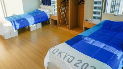 Для олимпийцев в Токио установили антисекс-кровати