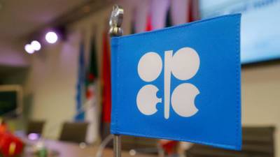 Министры стран ОПЕК+ начали переговоры по объемам добычи нефти и продлению сделки