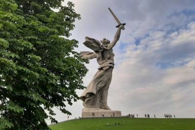 300 саратовцев слетали в Волгоград на Ласточке