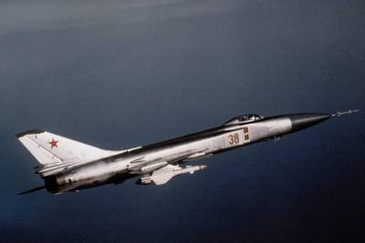 Реактивный таран: 40 лет назад Су-15 сбил самолет-нарушитель CL-44