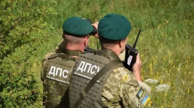 На границе с Россией неизвестные напали на украинских пограничников