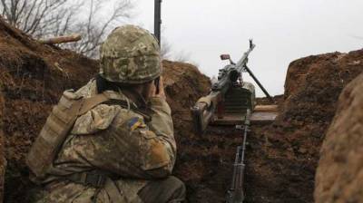 Оккупанты обстреляли ВСУ на Донбассе из пулеметов и гранатометов: есть раненые