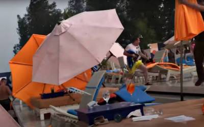 Ураган, ливень и песчаная буря: Киев накрыло сразу три стихии, фото погодного апокалипсиса