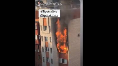 На Депутатской полыхает часть многоэтажки (видео)