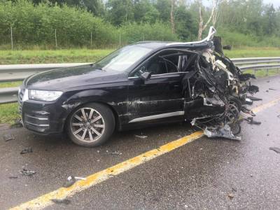 Серьезное ДТП на М11 в Тверской области: фура снесла половину Audi