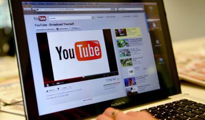 Роскомнадзор назвал YouTube лидером по количеству противоправного контента