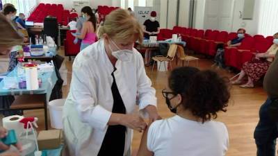 Европа вышла на первое место по частичной вакцинации