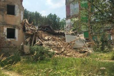 На Львовщине обрушился подъезд четырехэтажного дома, где два года назад погибли 8 человек